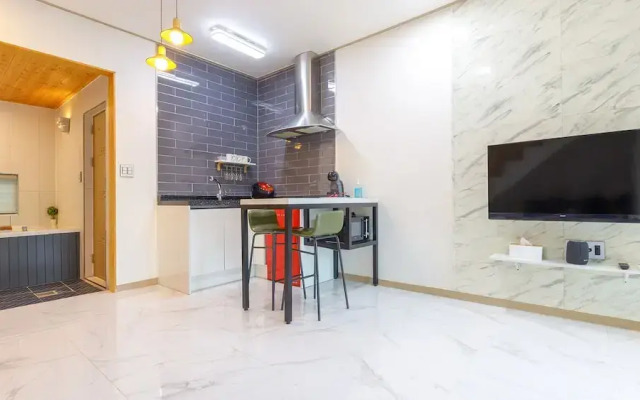 Gapyeong Gamseong216 Poolvilla Pension
