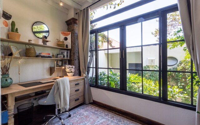 Panoramic Paradise 3BR Overlooking SMA