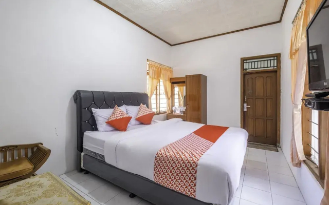Puri Cikole Asri by OYO Rooms