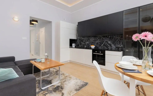 Apartment With a Mezzanine by Renters