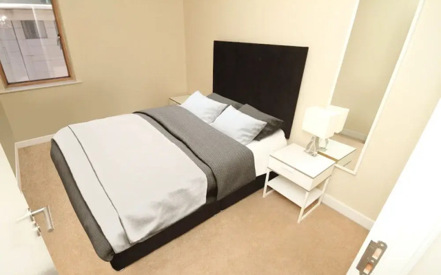 Grand Canal Quay - 3 BR Apartment
