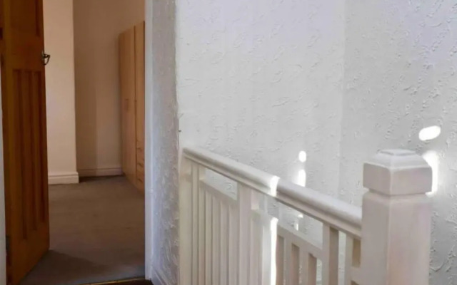 Charming 2-bed House - Wifi - Free Parking