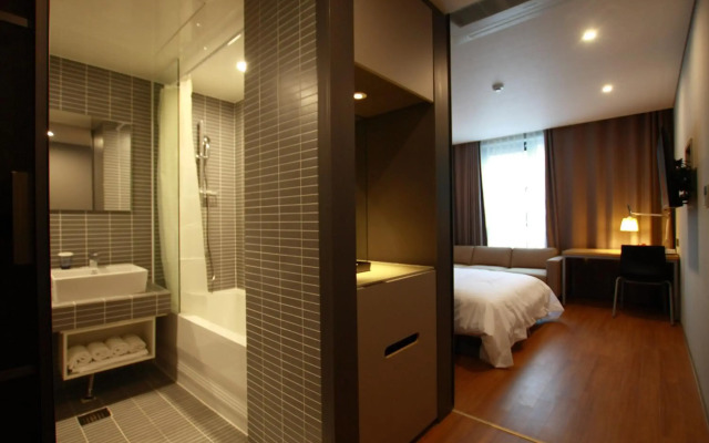 141 Mini Hotel
