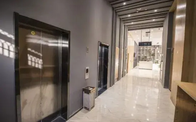 Lan'o Shangpin Hotel Xiangshuihua  Never Sleeping City