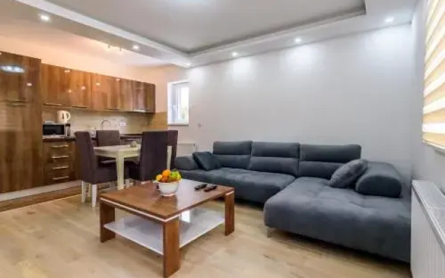 Apartmani “LAZAR” i “LENA”