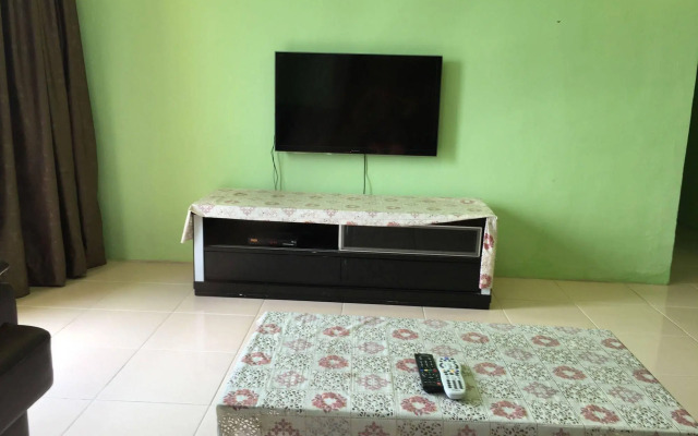 Cameron Pasar Malam Apartment at Crown Imperial Court