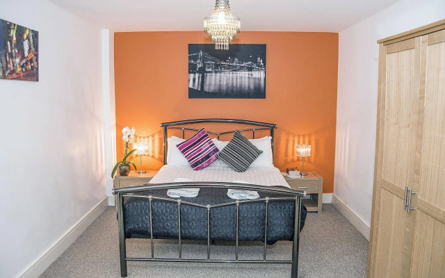 Base Serviced Apartments - Cumberland Street