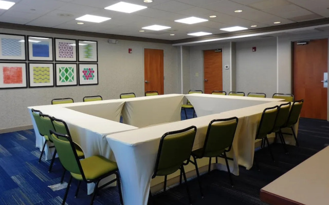 Holiday Inn Express Coventry S - West Warwick Area