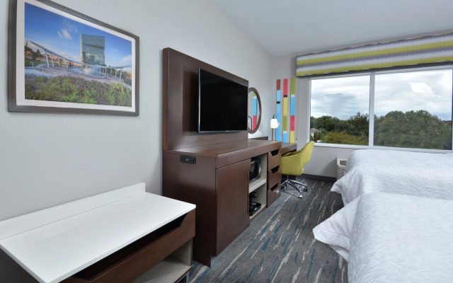 Hampton Inn & Suites by HIlton Charlotte North I 485