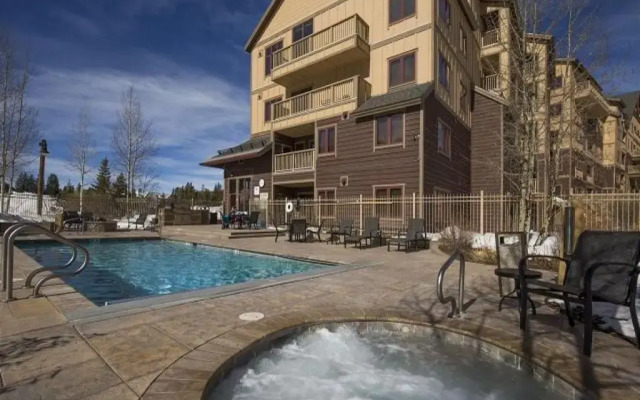 Red Hawk Lodge by Summit County Mountain Retreats