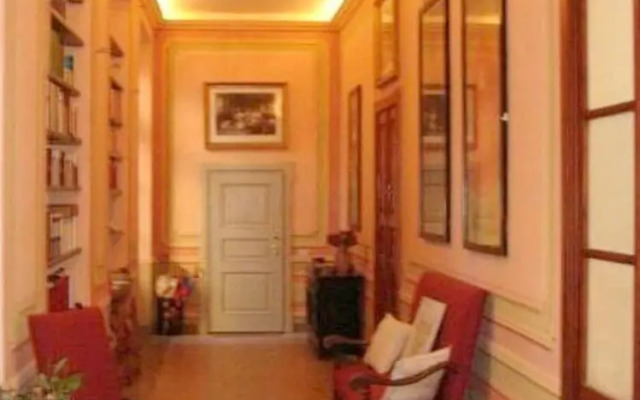 Belvilla by OYO Apartment in Castle With Garden