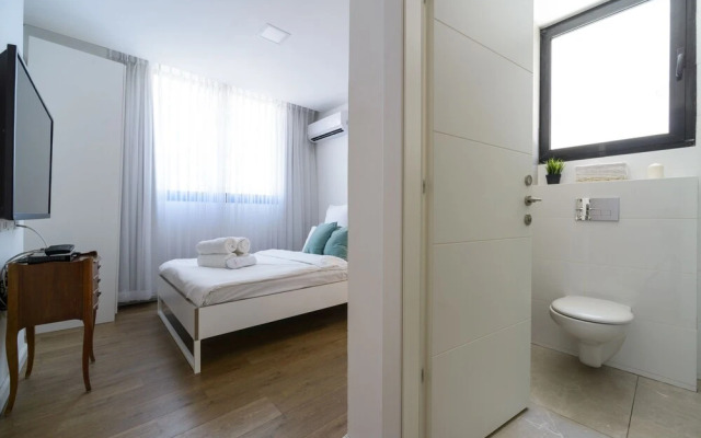 Luxurious Hilton Beach 2BR Suite Parking