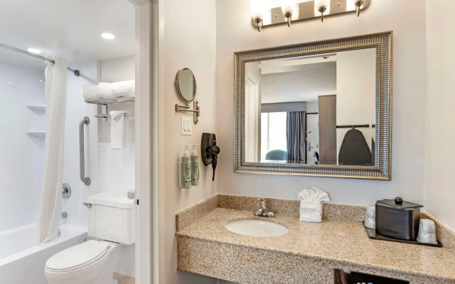 Best Western Mill River Manor