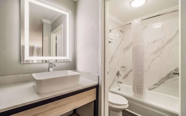 MainStay Suites