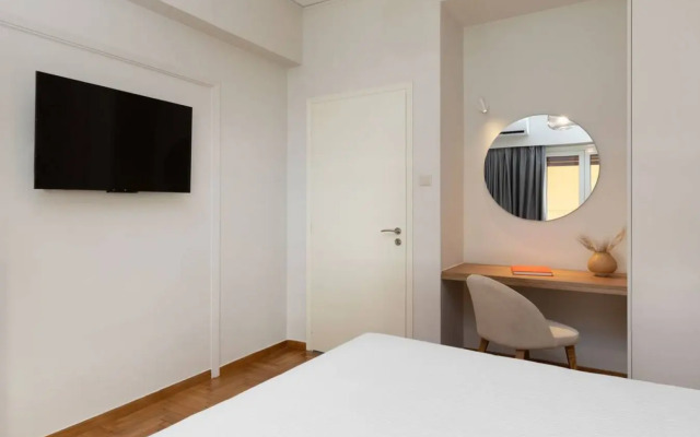 1B · The Beehive Apartment with Luxury Interior