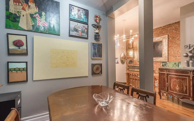 Beautiful 2 BR in the Heart of Downtown