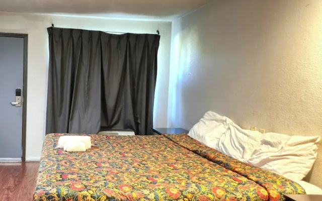 Delux Inn Motel