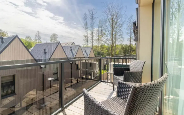 VineWood Apartment, By Cohost