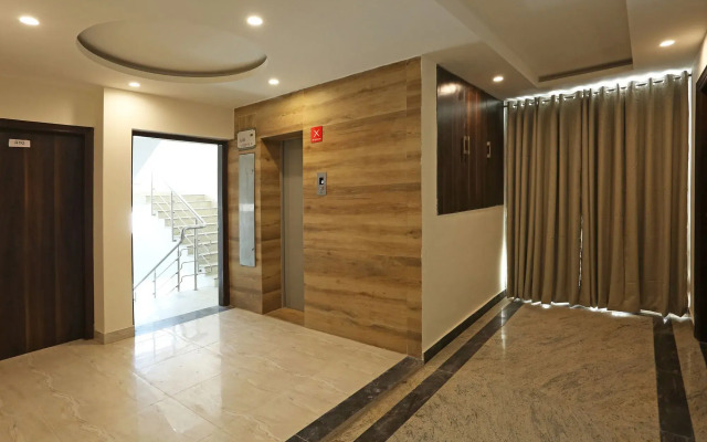 OYO 11340 Hotel Lakshmi Palace