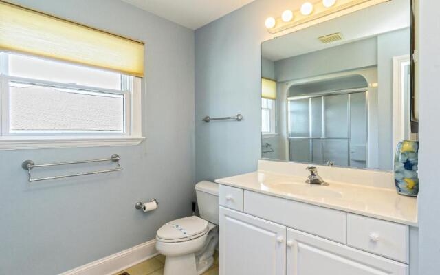 Pier Pleasure by Oak Island Accommodations