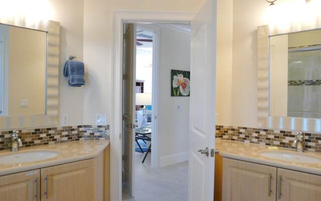 Pet-friendly Waterfront Home With Heated Pool and spa