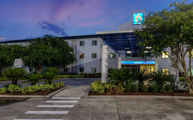 Motel 6 Orlando, FL - International Dr