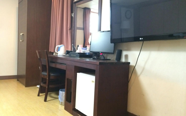 Youngbin Hotel