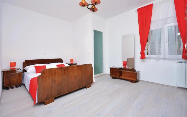 Amazing Home in Srinjine With Wifi and 3 Bedrooms