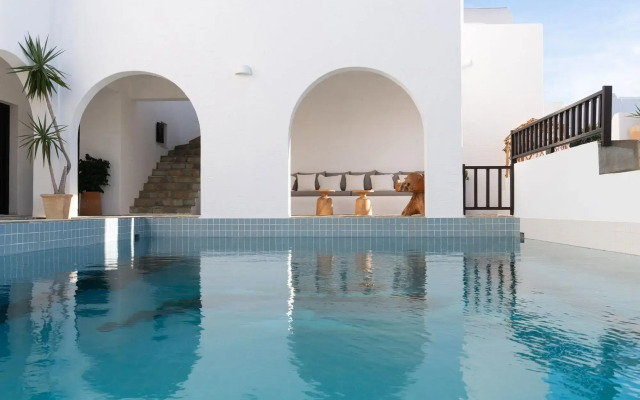 Aella Residence