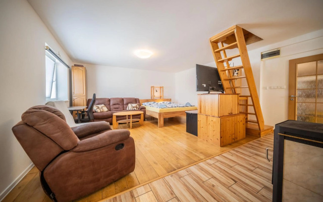 Celý dům s vybavenou kuchyní, koupelna s vířivkou