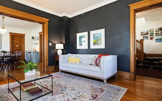 Harrison House Bed & Breakfast