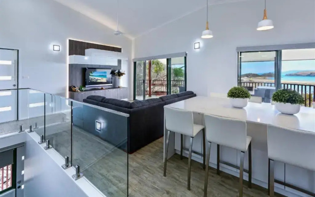 Shorelines 2 on Hamilton Island by HamoRent