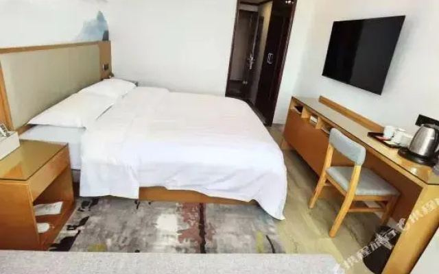 Goldenlily Hotel