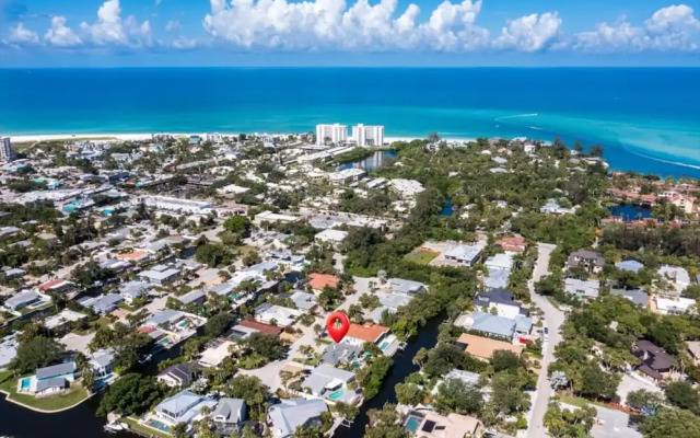 Luxe 3BR Siesta Key Home Pool