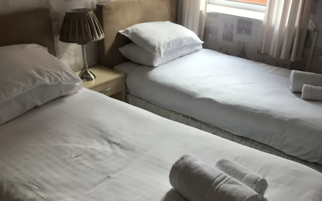 Queens Plaza Hotel