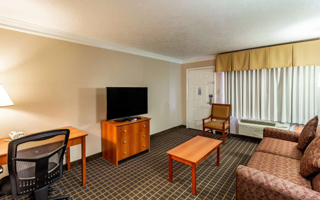 Motel 6 Alvin, TX