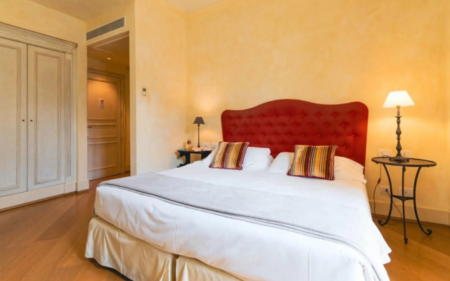 Siri Hotel