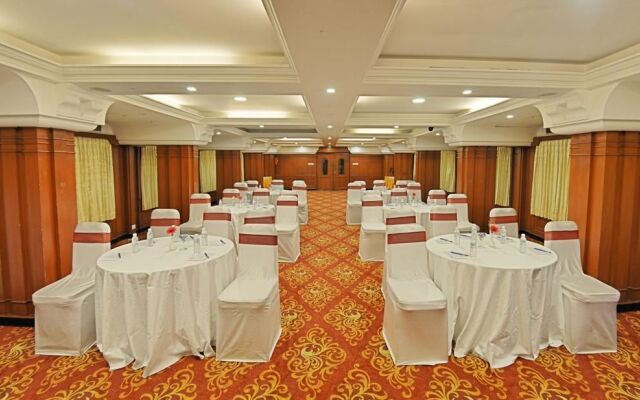 Hotel Gokulam Park