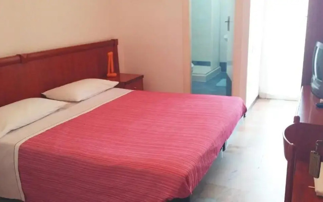 Hotel Caravan