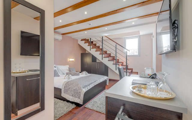 Palace Suites Heritage Hotel – Adults Only