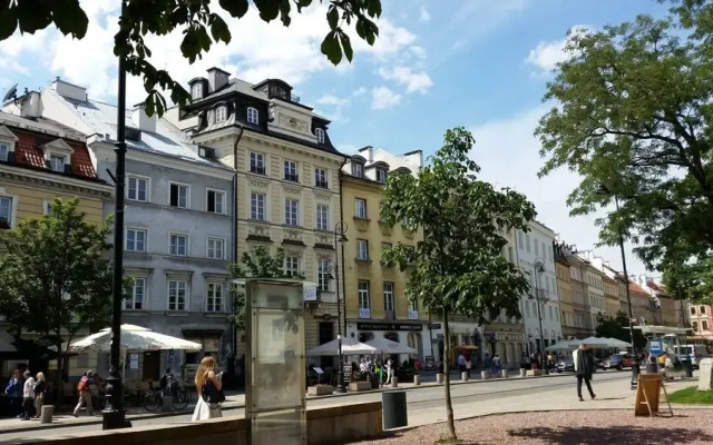 Old Town Art Apartment