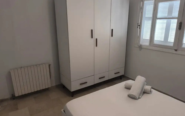 Stylish villa avec parking et piscine