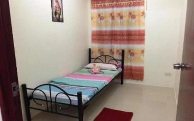 Urban Deca Tondo Manila by Gracey's Place Unit 3