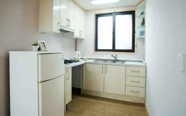Gotjawal Geomun Oreum Pension