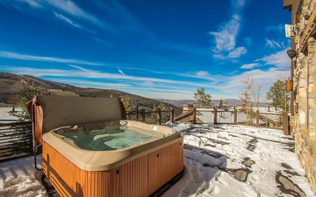 Whitetail Lodge - Five Bedroom Home
