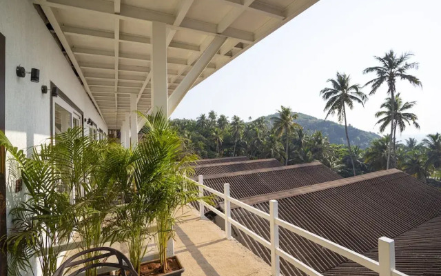 Stone Wood Beach Resort & SPA