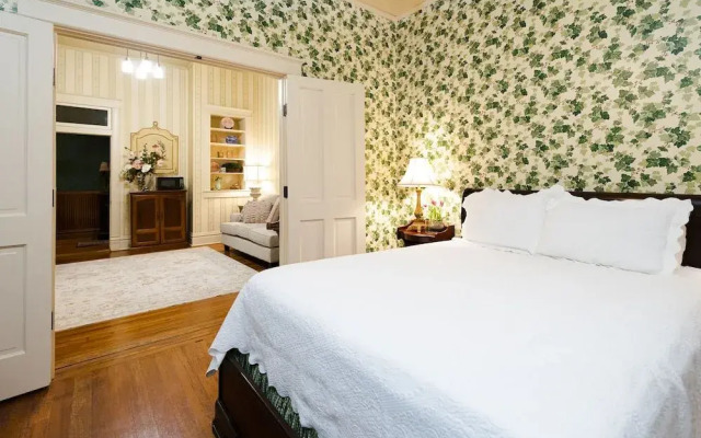 Captain Henderson House