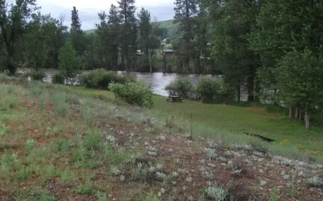 Cascade Inn and Suites