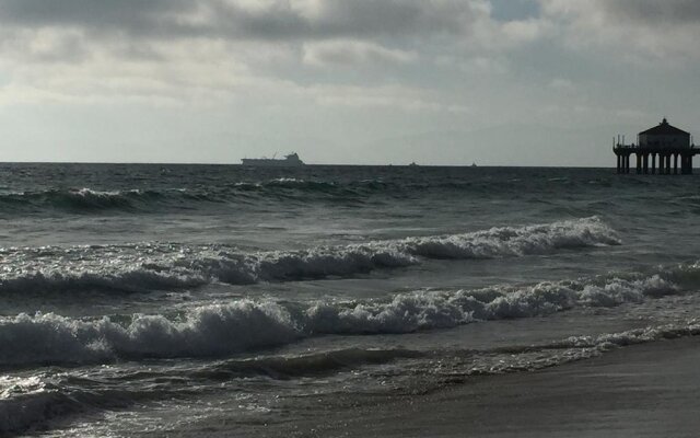 The Wave Manhattan Beach