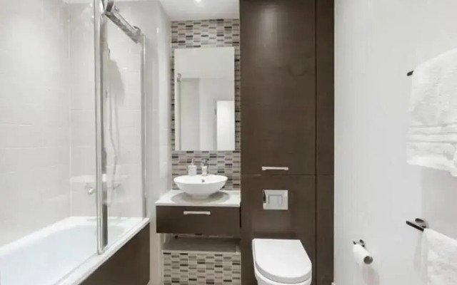 Stylish 1 Bedroom Apartment near London City